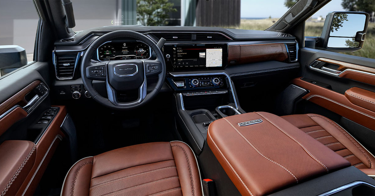 2025 GMC SIerra 2500 HD interior cabin, dashboard and steering wheel