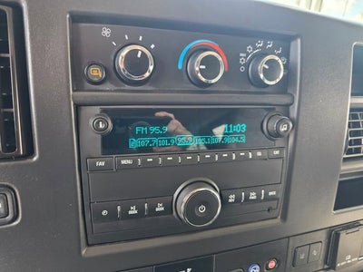 2024 Chevrolet Express Passenger 3500 1LT
