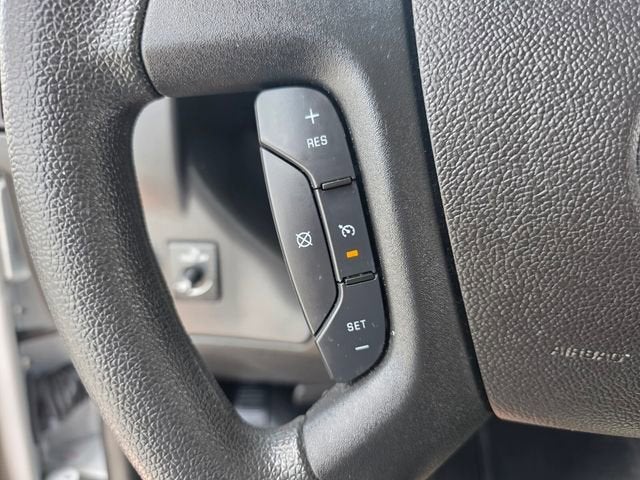 2024 Chevrolet Express Passenger 3500 1LT