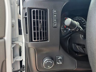 2024 Chevrolet Express Passenger 3500 1LT