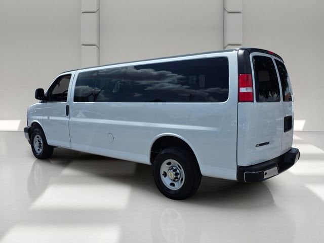 2024 Chevrolet Express Passenger 3500 1LT