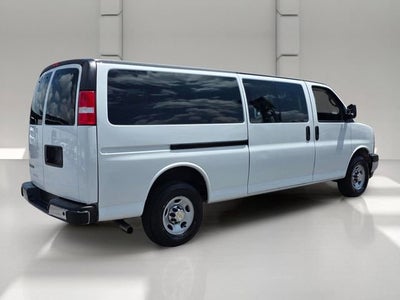 2024 Chevrolet Express Passenger 3500 1LT