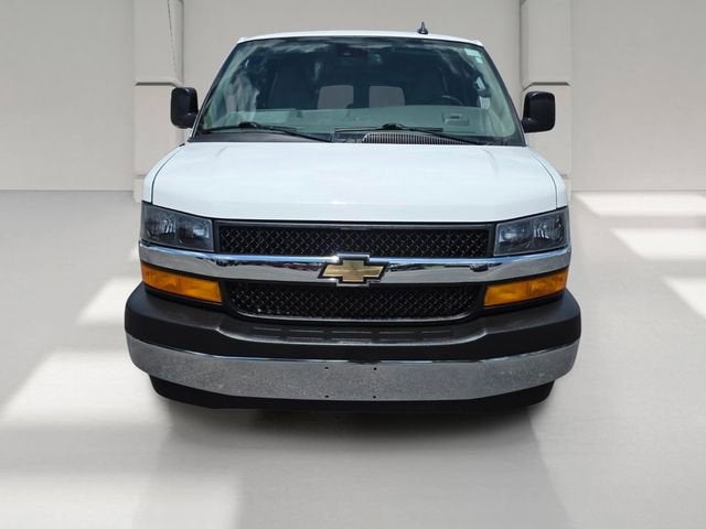2024 Chevrolet Express Passenger 3500 1LT