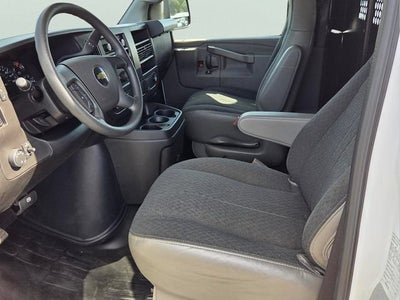 2025 Chevrolet Express Cargo WT