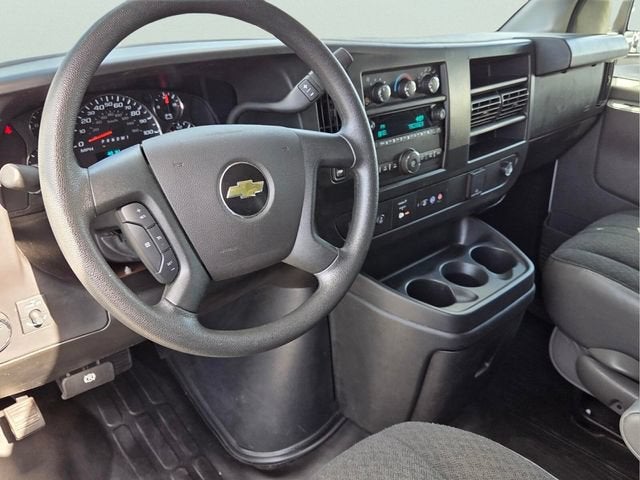 2025 Chevrolet Express Cargo WT