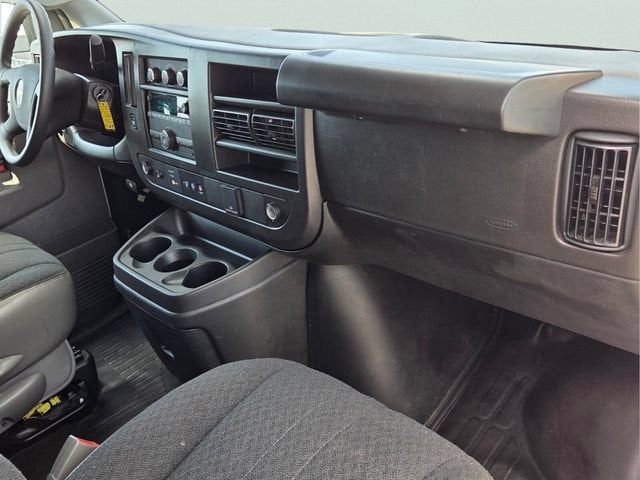 2025 Chevrolet Express Cargo WT