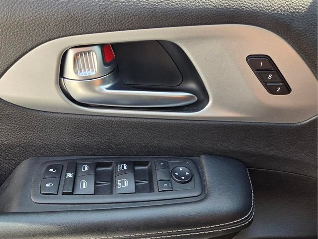 2024 Chrysler Pacifica Hybrid S Appearance Pkg