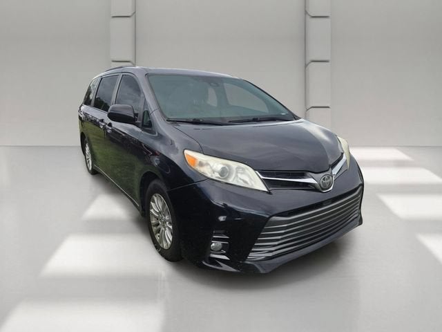 2019 Toyota Sienna XLE Auto Access Seat