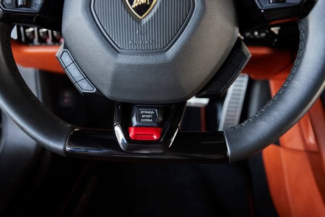 2018 LAMBORGHIN HURACAN Base