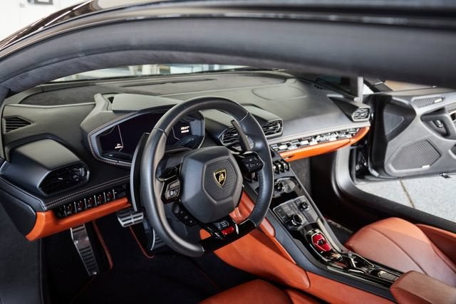 2018 LAMBORGHIN HURACAN Base