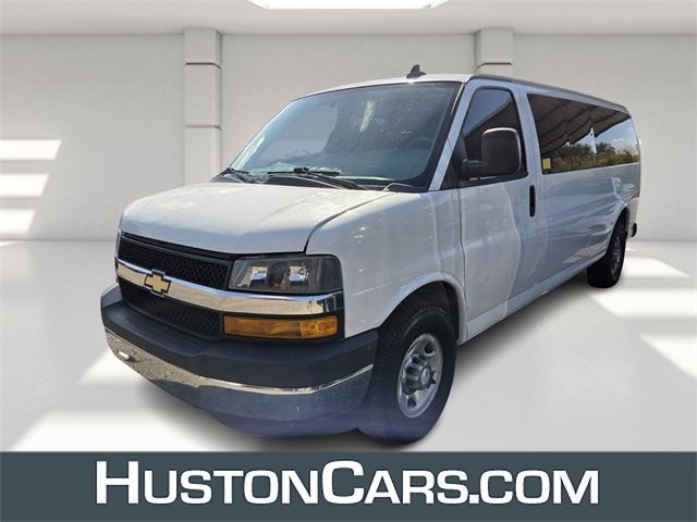 2017 Chevrolet Express Passenger 3500 LT