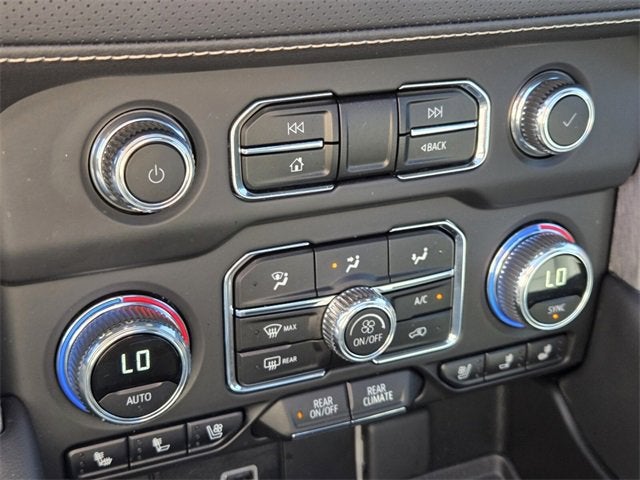 2024 GMC Yukon XL SLT