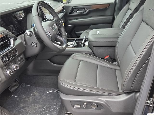 2026 GMC Yukon Denali - Photo 10