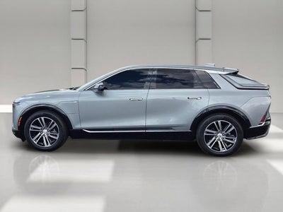 2024 Cadillac LYRIQ Luxury 2