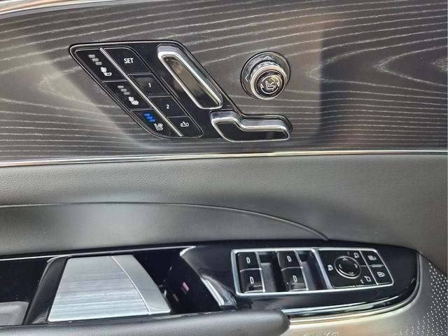 2024 Cadillac LYRIQ Sport 3