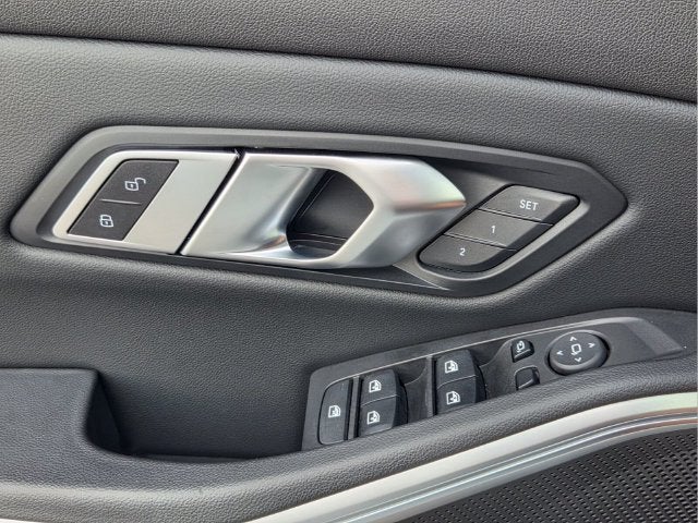 2023 BMW 3 Series 330e - Photo 23