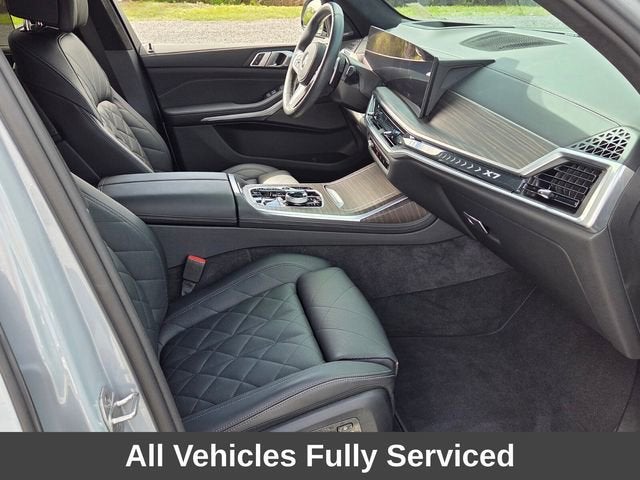 2025 BMW X7 xDrive40i