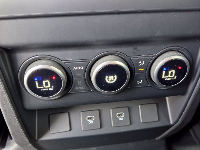 2025 Land Rover Defender V8