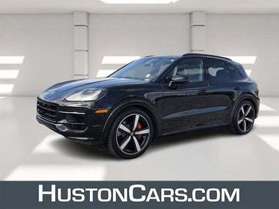 2025 Porsche Cayenne GTS