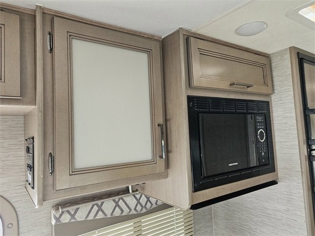 2021 Ford E-Series Cutaway Base