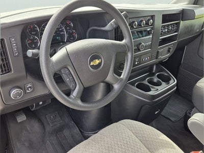 2025 Chevrolet Express Passenger 1LT