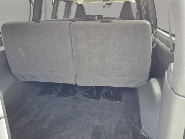 2025 Chevrolet Express Passenger 1LT
