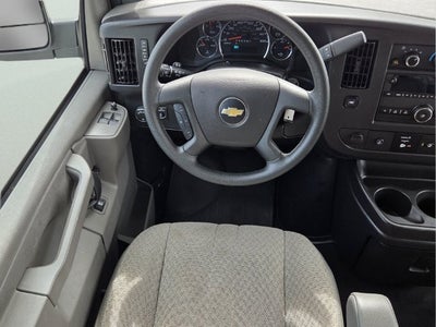 2025 Chevrolet Express Passenger 1LT