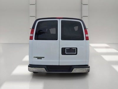 2025 Chevrolet Express Passenger 1LT