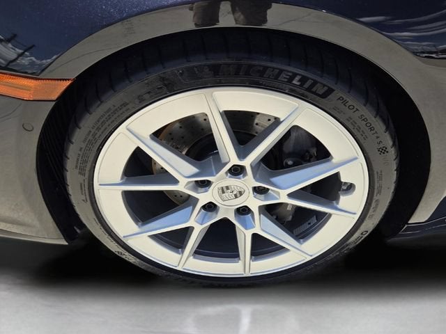 2025 Porsche 911 Carrera