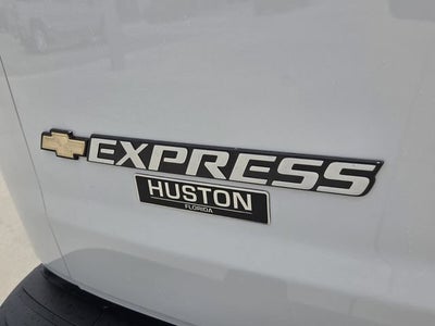2025 Chevrolet Express Cargo WT