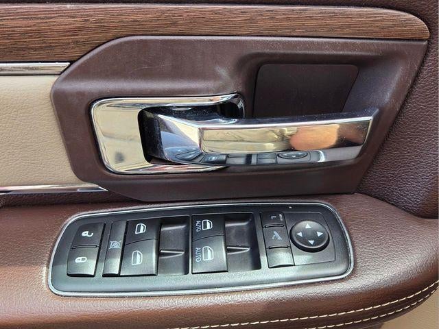 2017 RAM 1500 Laramie 4x4 Crew Cab 5'7" Box