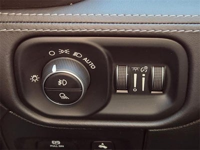 2020 RAM 1500 Limited 4x2 Crew Cab 5'7" Box