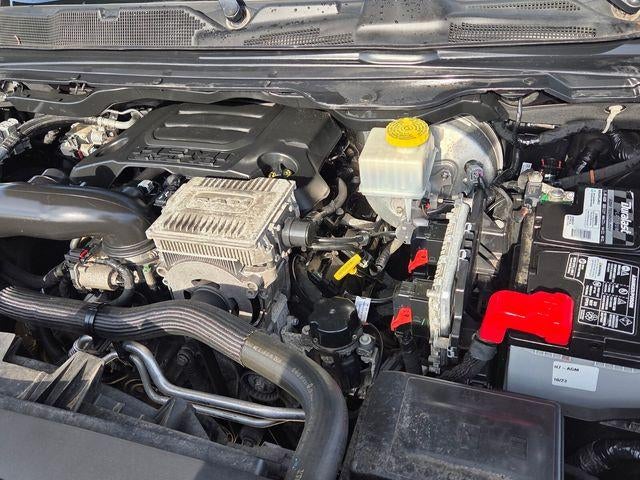 2019 RAM 1500 Laramie 4x4 Crew Cab 5'7" Box