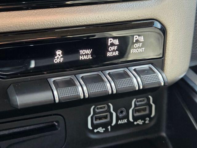 2019 RAM 1500 Laramie 4x4 Crew Cab 5'7" Box