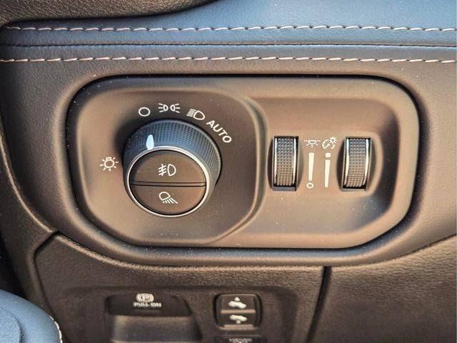 2026 RAM 1500 Tungsten 4x4 Crew Cab 5'7" Box