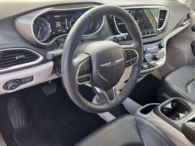 2024 Chrysler Pacifica Touring L FWD