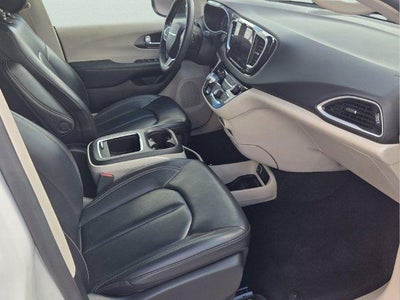 2023 Chrysler Pacifica Touring L FWD