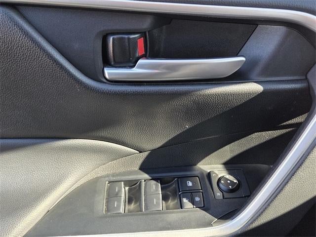 2025 Toyota RAV4 XLE AWD (Natl)